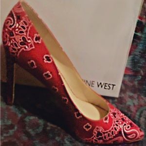 Nine West Red Bandana Print
Tatiana Pointy Pumps